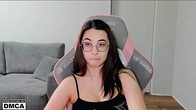 MeilideQian1 online show from 04-11-26, 02:21