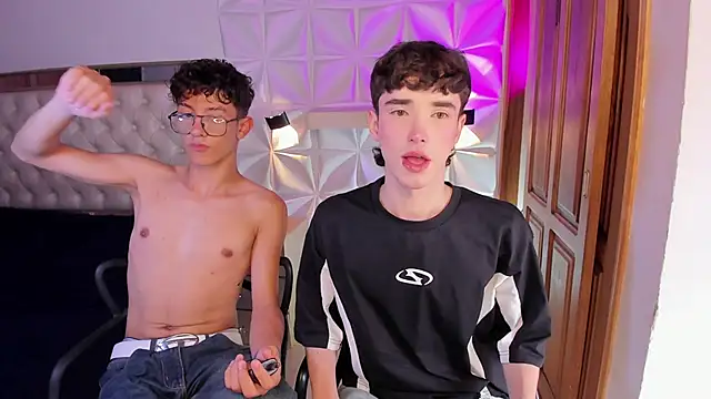 Snapshot of austin_rouse chatting on 02-19-26, 08:16 austin rouse online show from 02-19-26, 08:16