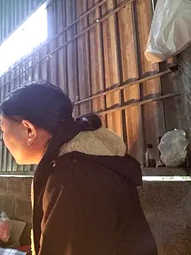 yoowwmr online show from 11-10-25, 02:10