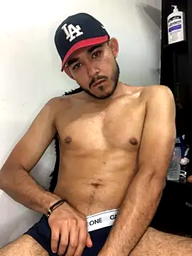 Snapshot of Rodneycot chatting on 10-28-25, 12:47 Rodneycot online show from 10-28-25, 12:47