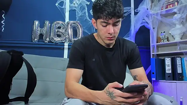 etham wolf  online show from 10-31-25, 01:12