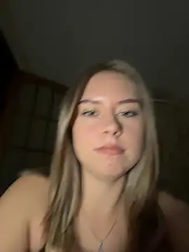 Snapshot of Tomyris_yuki chatting on 11-19-25, 08:20 Tomyris yuki online show from 11-19-25, 08:20