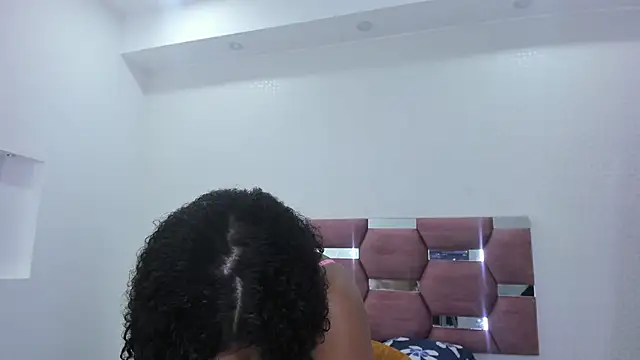 Snapshot of MiiaSmith__ chatting on 11-20-25, 09:14 MiiaSmith online show from 11-20-25, 09:14