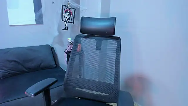 emily mars1 online show from 10-16-25, 07:48