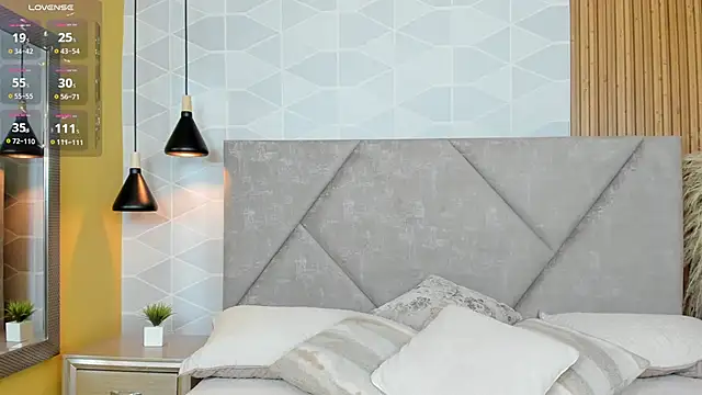 Jade Whisper online show from 10-22-25, 01:28