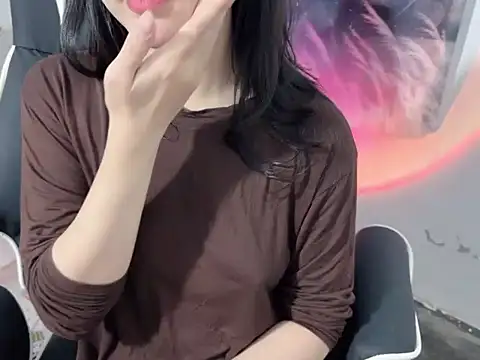 Bino119 online show from 11-17-25, 01:06