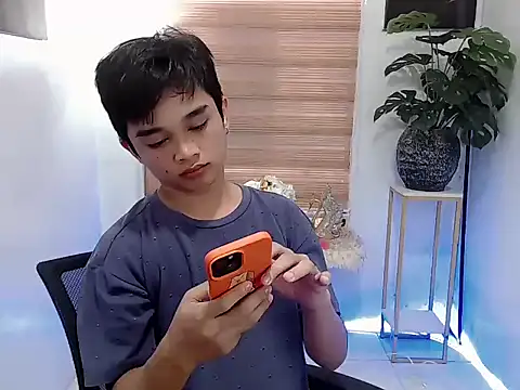 Snapshot of sexysam14 chatting on 10-20-25, 11:05 sexysam14 online show from 10-20-25, 11:05