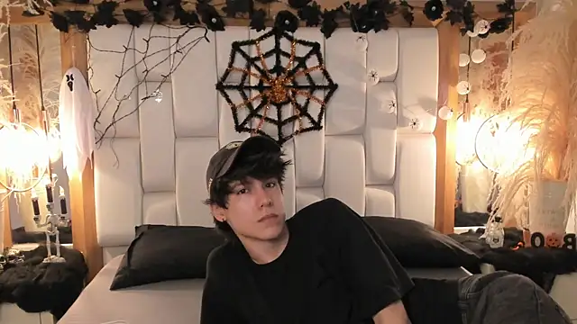 Daphne And Roger online show from 10-07-25, 11:29