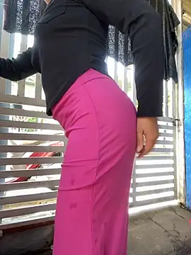 Snapshot of FishingGirl chatting on 11-19-25, 02:22 FishingGirl online show from 11-19-25, 02:22