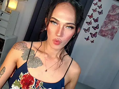 Snapshot of Lust-sluttymira chatting on 03-15-26, 01:28 Lust-sluttymira online show from 03-15-26, 01:28