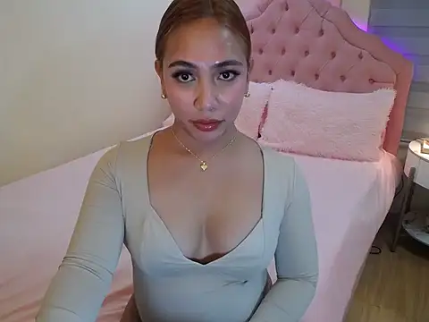 ur seductivelaura online show from 12-20-25, 07:48