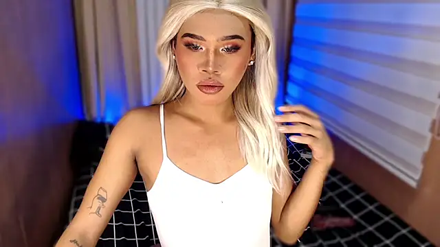 Snapshot of _tipsandchips chatting on 10-11-25, 06:39 tipsandchips online show from 10-11-25, 06:39