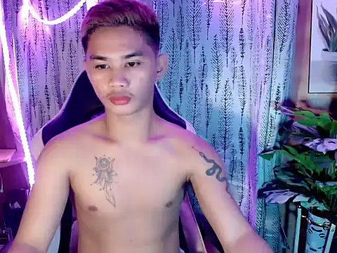 Snapshot of asianhardcock25 chatting on 10-27-25, 01:15 asianhardcock25 online show from 10-27-25, 01:15