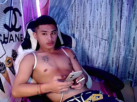 Snapshot of asianhardcock25 chatting on 11-17-25, 03:29 asianhardcock25 online show from 11-17-25, 03:29