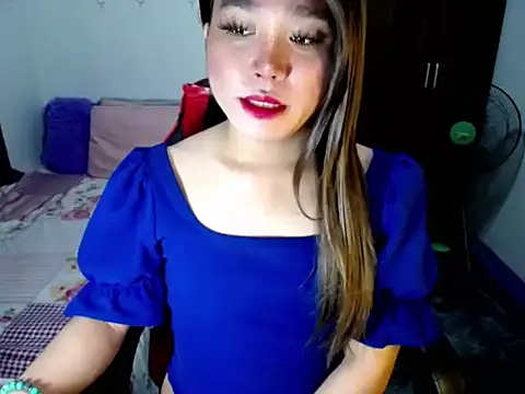 Snapshot of Urassiansweetcummer chatting on 10-11-25, 01:49 Urassiansweetcummer online show from 10-11-25, 01:49