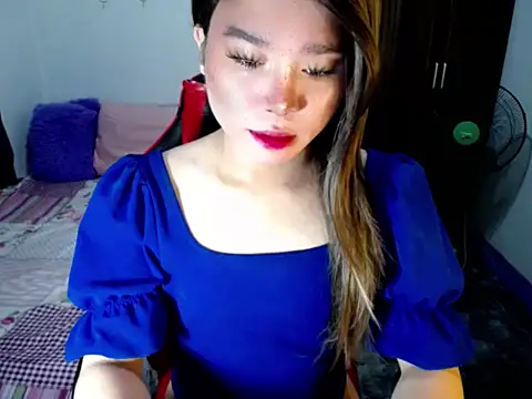 Snapshot of Urassiansweetcummer chatting on 10-15-25, 02:22 Urassiansweetcummer online show from 10-15-25, 02:22