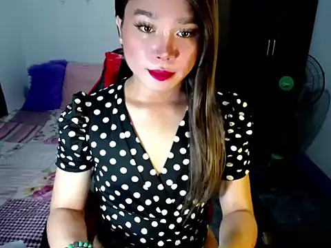 Snapshot of Urassiansweetcummer chatting on 10-28-25, 01:42 Urassiansweetcummer online show from 10-28-25, 01:42