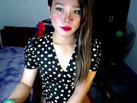 Snapshot of Urassiansweetcummer chatting on 11-09-25, 02:10 Urassiansweetcummer online show from 11-09-25, 02:10