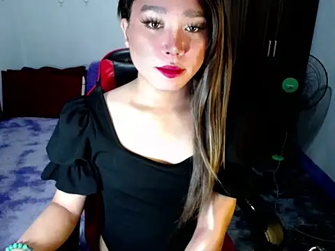 Snapshot of Urassiansweetcummer chatting on 11-14-25, 01:48 Urassiansweetcummer online show from 11-14-25, 01:48