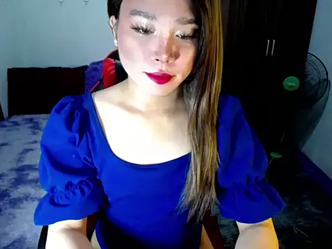 Snapshot of Urassiansweetcummer chatting on 11-16-25, 01:33 Urassiansweetcummer online show from 11-16-25, 01:33