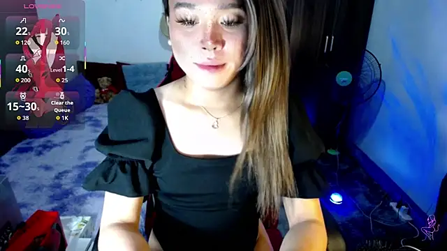 Snapshot of Urassiansweetcummer chatting on 02-24-26, 01:03 Urassiansweetcummer online show from 02-24-26, 01:03