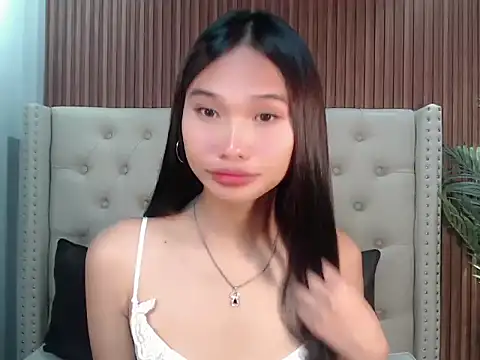 Snapshot of universal_slutt chatting on 11-25-25, 05:46 universal slutt online show from 11-25-25, 05:46