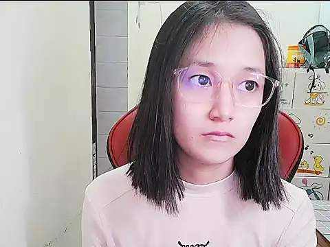 Shulee21 online show from 11-13-25, 01:04