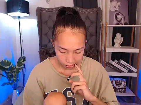 Sweet kittyxx online show from 10-14-25, 02:45