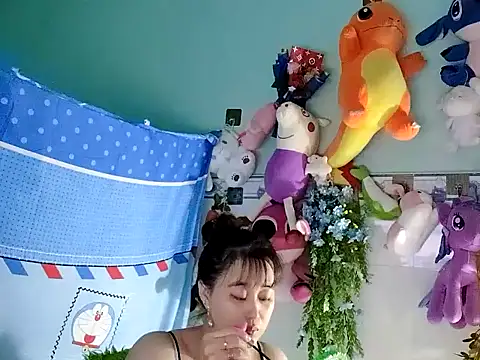 Snapshot of emgaixinhngoan chatting on 10-25-25, 03:03 emgaixinhngoan online show from 10-25-25, 03:03