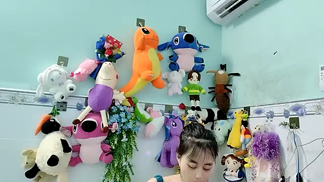 Snapshot of emgaixinhngoan chatting on 10-28-25, 06:17 emgaixinhngoan online show from 10-28-25, 06:17