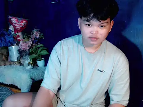 Reynelcock online show from 11-11-25, 04:51