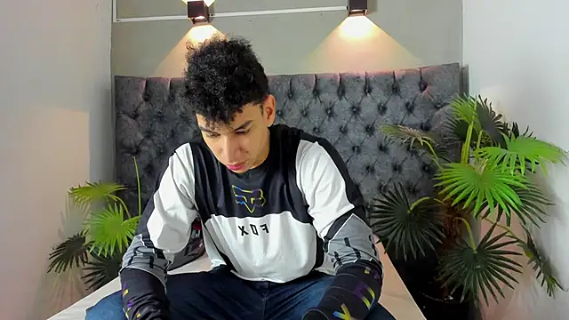 ALAN REDINGER online show from 10-18-25, 01:23