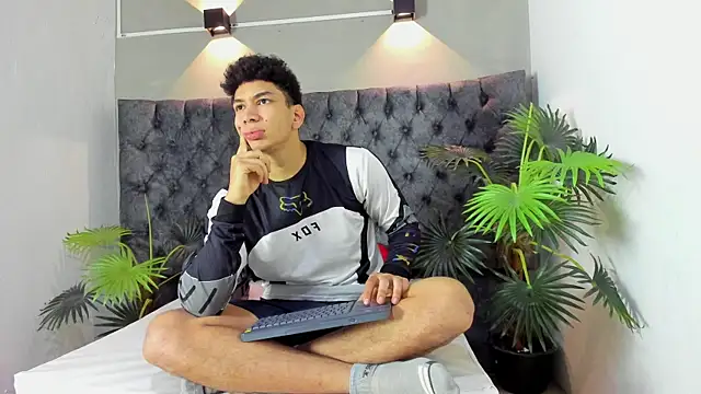 ALAN REDINGER online show from 10-25-25, 01:40