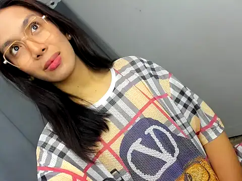 lucyshanex online show from 11-08-25, 04:34