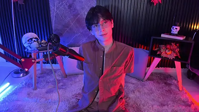 luixdust  online show from 10-21-25, 04:13