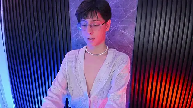 luixdust  online show from 12-04-25, 05:39