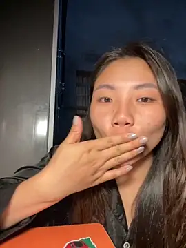 D2sweet online show from 10-31-25, 01:01