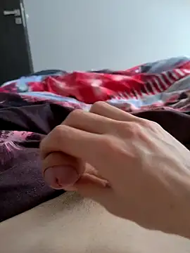 Snapshot of justhubert chatting on 09-12-25, 01:44 justhubert online show from 09-12-25, 01:44