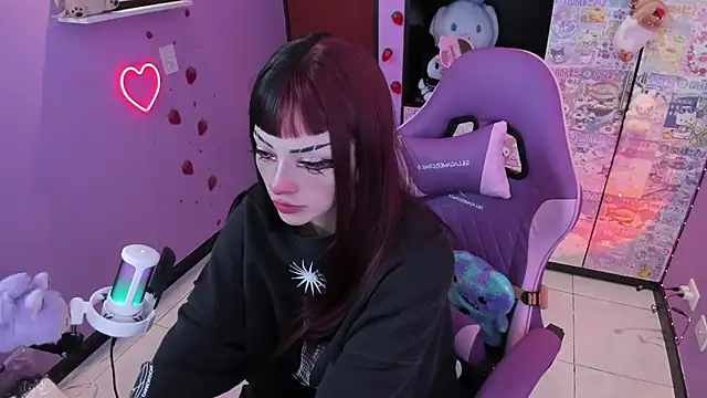 Snapshot of Vero_Osb_ chatting on 10-23-25, 11:46 Vero Osb online show from 10-23-25, 11:46