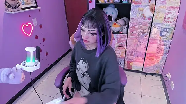 Snapshot of Vero_Osb_ chatting on 11-19-25, 12:21 Vero Osb online show from 11-19-25, 12:21