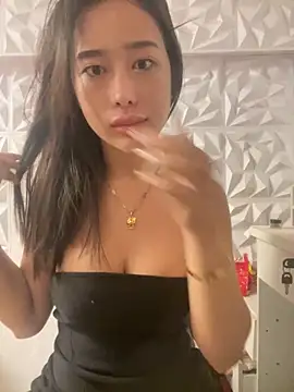 arianamartirez online show from 10-05-25, 04:00