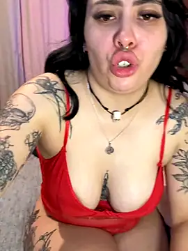 Draculona-666 online show from 10-24-25, 04:42