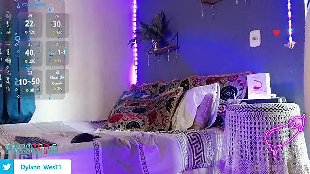 Snapshot of Dylann_west chatting on 09-18-25, 04:20 Dylann west online show from 09-18-25, 04:20