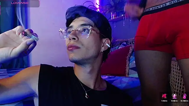 Snapshot of Dylann_west chatting on 09-26-25, 03:32 Dylann west online show from 09-26-25, 03:32