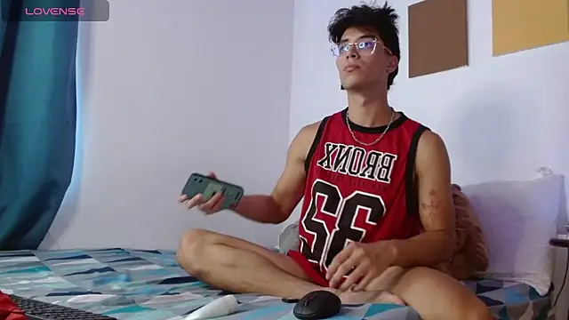 Snapshot of Dylann_west chatting on 11-10-25, 08:08 Dylann west online show from 11-10-25, 08:08