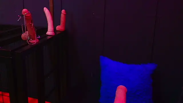 Snapshot of Meghan_storm chatting on 11-13-25, 09:19 Meghan storm online show from 11-13-25, 09:19