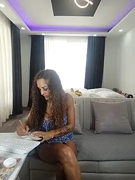 Snapshot of evasweett__ chatting on 02-06-26, 04:21 evasweett online show from 02-06-26, 04:21