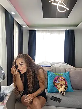 Snapshot of evasweett__ chatting on 03-20-26, 03:17 evasweett online show from 03-20-26, 03:17