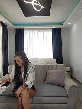 Snapshot of evasweett__ chatting on 04-16-26, 02:40 evasweett online show from 04-16-26, 02:40