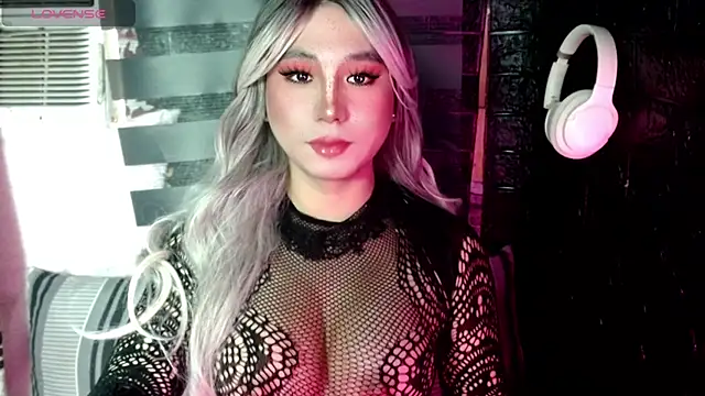 UrhotlucyTS online show from 10-01-25, 05:24